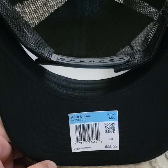 Nike Black Mesh Trucker Hat - Picture 2 of 2